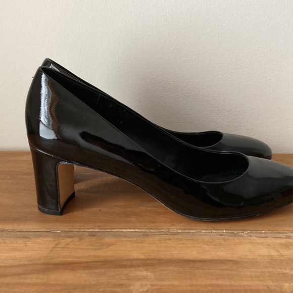 Black patent leather pump sz 9 EUC - Picture 6 of 12